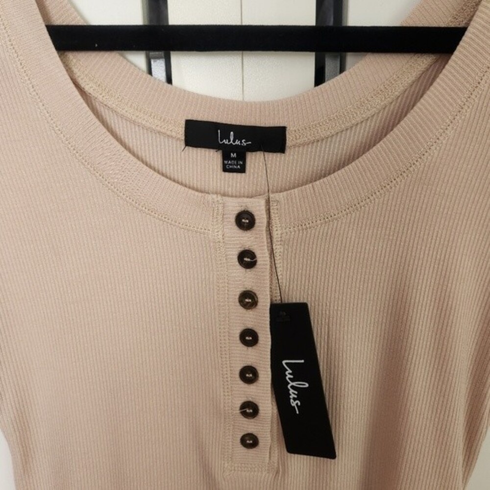 Lulus Ribbed Henley Cropped Top T-shirt Blouse Tan Beige size M new with tag - Picture 2 of 11